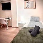 Airportmax Panzio Bed & Breakfast