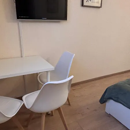 Airportmax Panzio 3*