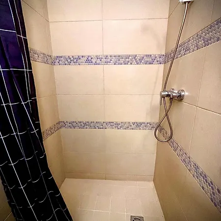 Airportmax Panzio לינה וארוחת בוקר 3*