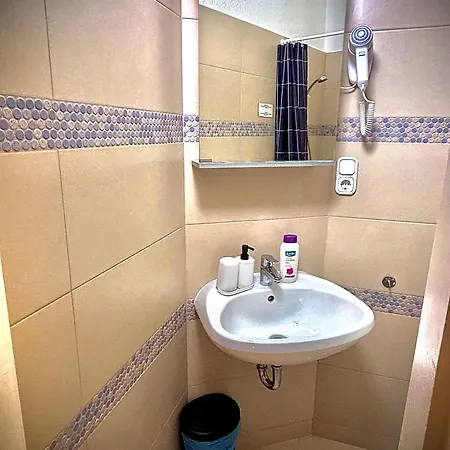 Airportmax Panzio 3*