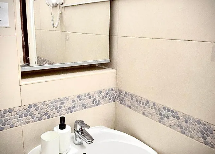 Airportmax Panzio 3*